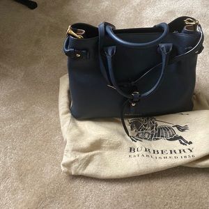 Burberry shoulder or handbag navy in excellent condition.
